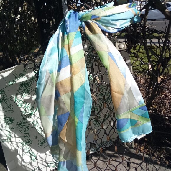 Poly Patterned Gold-infused Multicolored Scarf - Picture 2 of 3